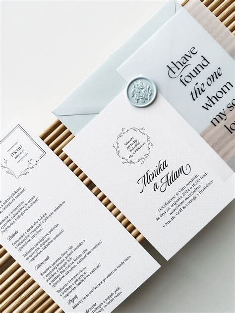 Rôzne typy papierov pre svadobné oznámenia