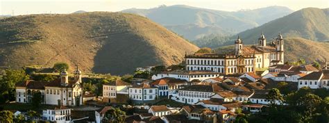 Veľkonočné kvetinové koberce v Ouro Preto, Brazília