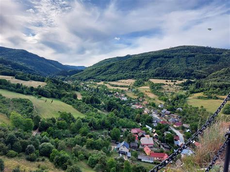 Pohľad na Hotel Orchidea a okolitú prírodu