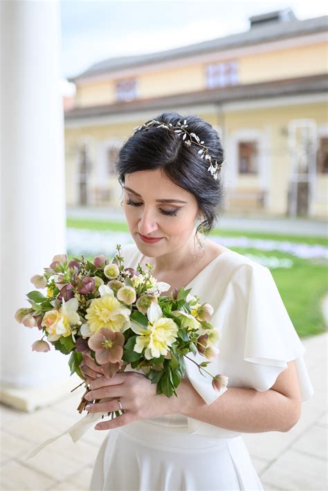 Svadobná kytica a kvetinová výzdoba na svadbe