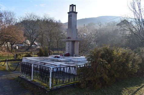 Fotografia: Pamätník obetiam v osade Nárcie