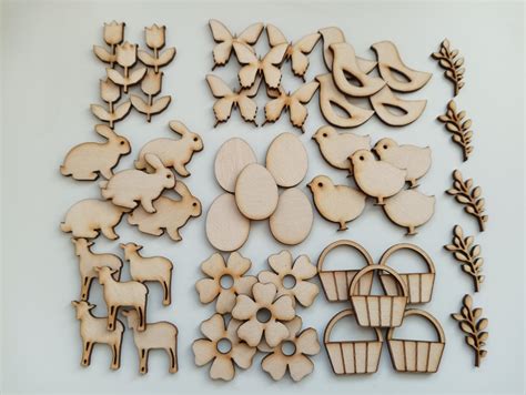 Drevené výrezy rôznych tvarov
