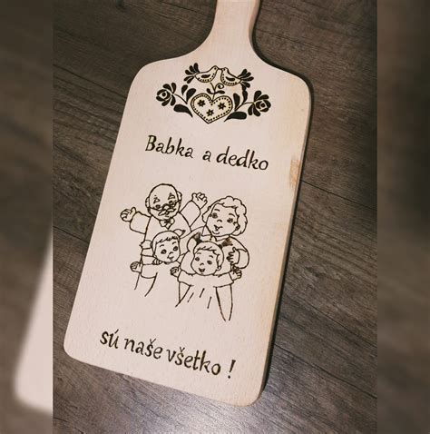 Ukážka rôznych drevených výrobkov na dotvorenie