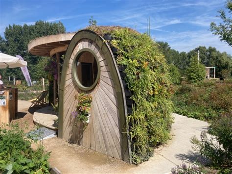 Záhradný dizajn a kvetináče