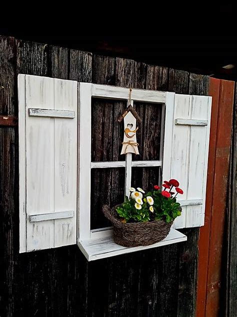 Vidiecke aranžovanie s umelými makmi