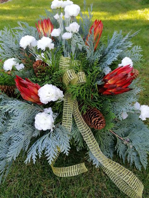 Ukážka zimnej výzdoby hrobu