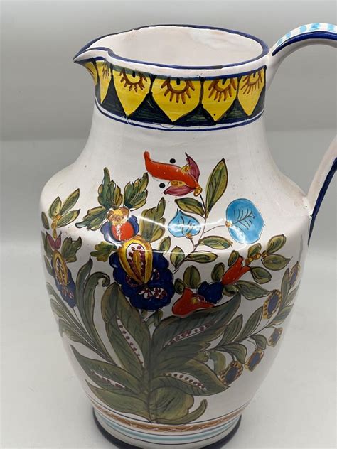 Keramický džbán s modrým vzorom