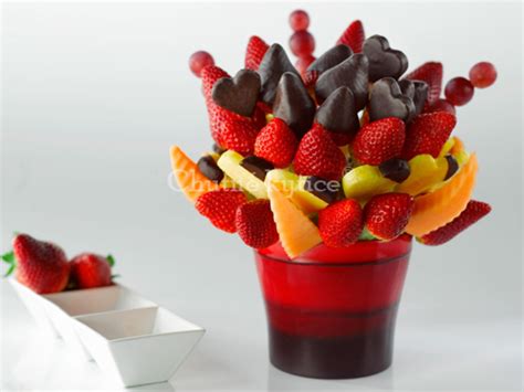 Sladká kytica z ovocia a čokolády pre deti