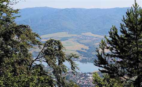 Pohľad na Rokoš, dominantu regiónu