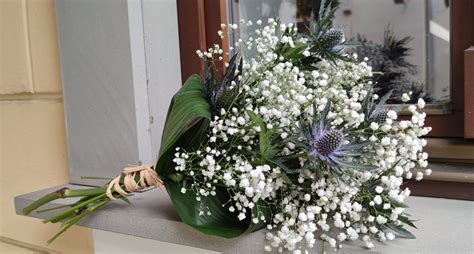 Kytica pre muža s exotickými kvetmi