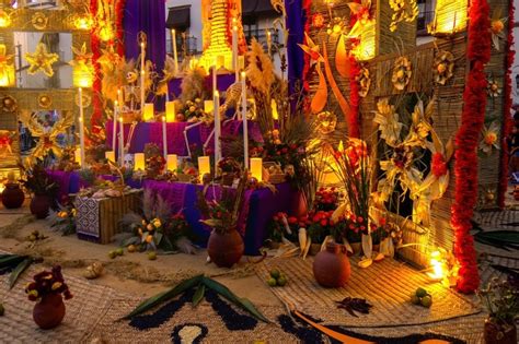Oltár na Día de Muertos v Mexiku