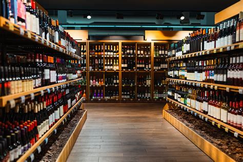 Interiér obchodu s alkoholickými a nealkoholickými nápojmi