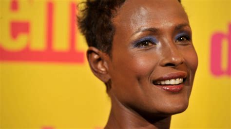 Waris Dirie ako dievča v africkej púšti