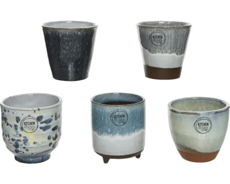 Rôzne druhy keramických kvetináčov