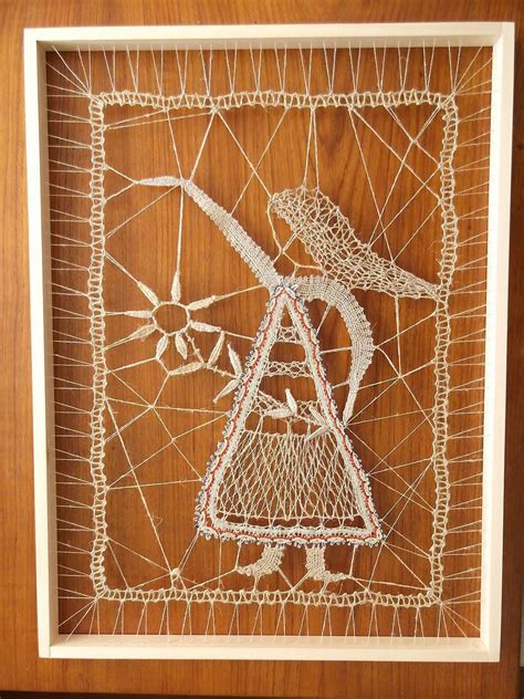 Žena s fuchsiovými vlasmi a kvetom fuchsie