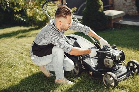 Nástroje na údržbu záhrady pre starostlivosť o krasuľky