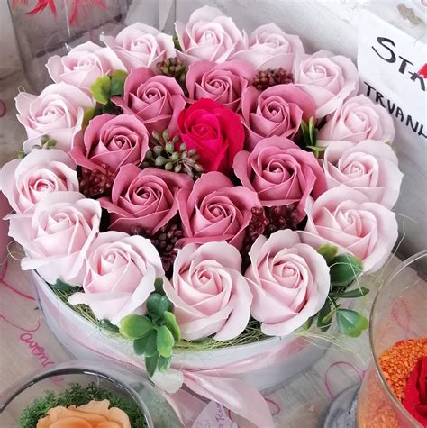Interiér kvetinárstva Madona Rosa s aranžmánmi
