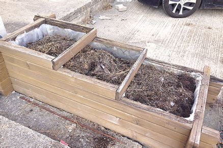 Náčrt dreveného kvetináča