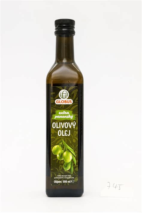 Foto: Prvý slovenský olivový olej z Martoviec