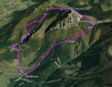 Mapa túry na Veľký Rozsutec s vyznačenými Jánošíkovými dierami