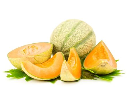 Zrelý žltý melón na záhone