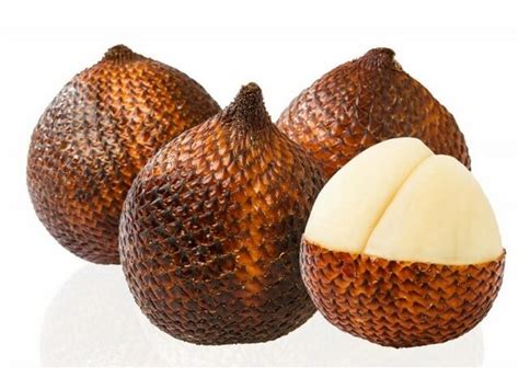 Hadie ovocie (salak) v reze