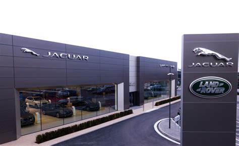 moderný showroom predajcu automobilov v Ružinove
