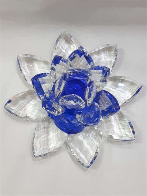 Krištáľový lotosový kvet ako dekorácia