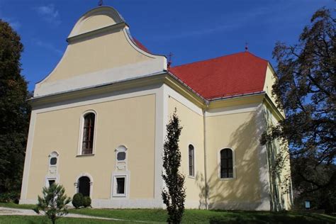 interiér kvetinárstva Nezábudka v Gelnici s čerstvými kyticami