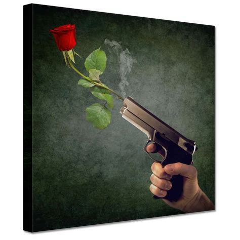 Kvet ruže šípovej