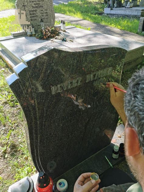 Ukážky rôznych typov náhrobného písma a gravírovania