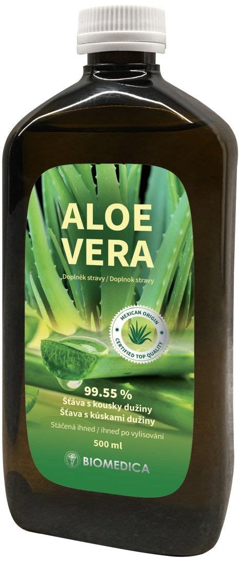 Šťava z Aloe vera s kúskami dužiny v pohári