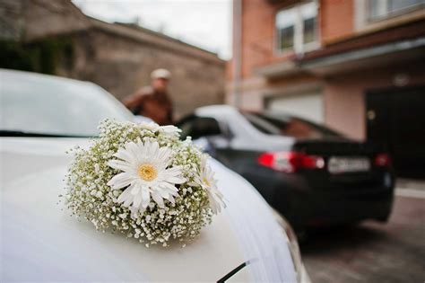Svadobné kytice a výzdoba auta
