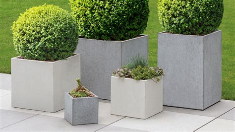 betónové formy na kvetináče