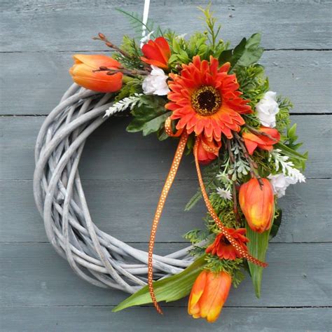 Tulipány s marhuľovými a oranžovými kvetmi