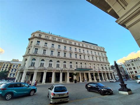 Ulica v Havane s tradičnou architektúrou