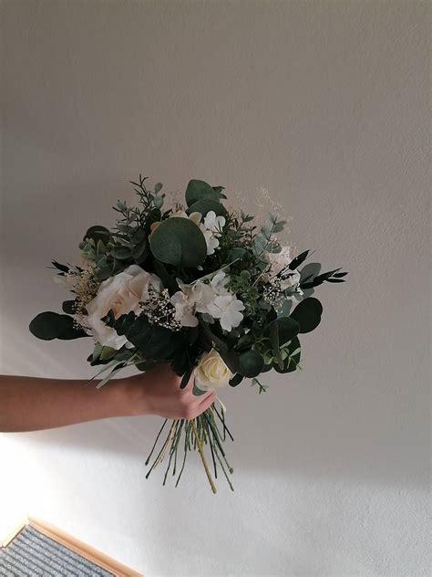 Aranžovanie mužskej kytice s eukalyptom