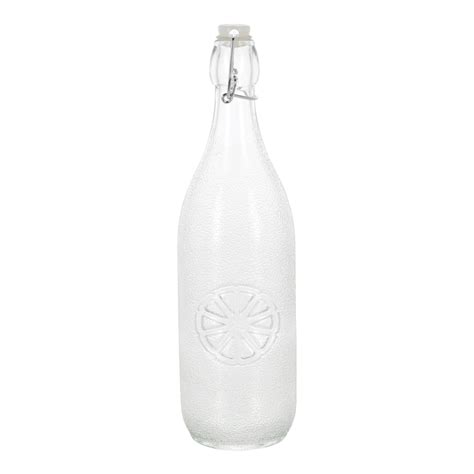 Fľaša s domácim hnojivom z droždia