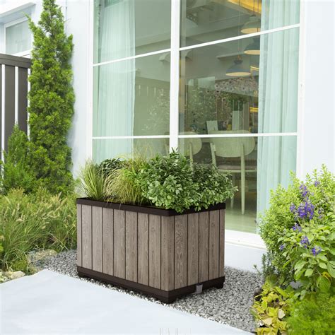 kvetináč Keter Deco Rectangle v interiéri