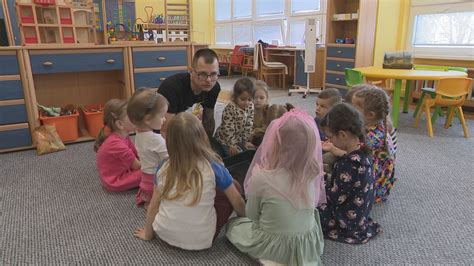 Ilustrácia tradičného pestovania sadeníc v škôlke
