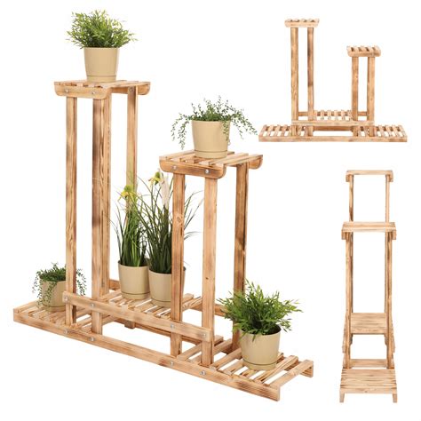 Viacúrovňový drevený stojan s kvetmi