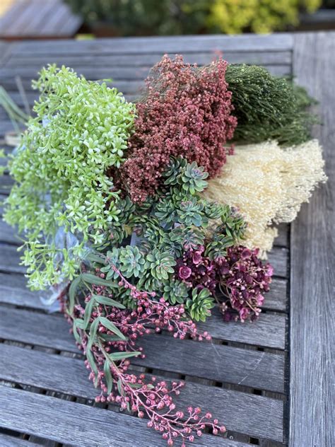 Ukážka umelých a sušených kytíc