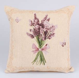 Látkové prestieranie s levanduľovým motívom
