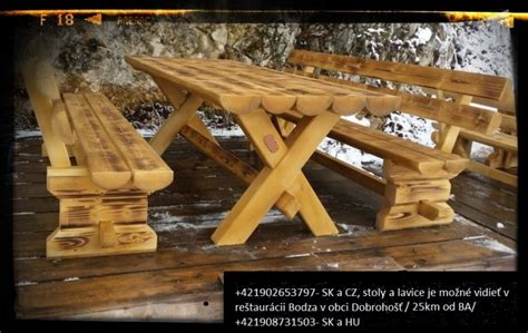 Záhradný stôl z masívneho dreva s pozinkovanou doskou