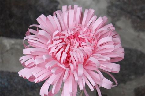 hotový papierový kvet