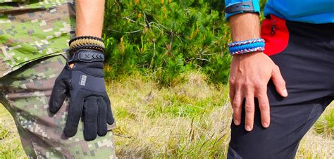 Multifunkčný paracord náramok