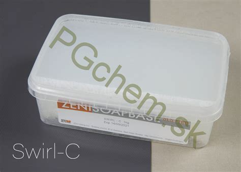 Mydlová hmota v rôznych farbách