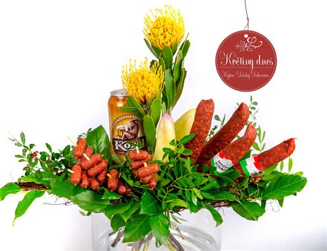 Ilustrácia slanej kytice s klobásou a syrom