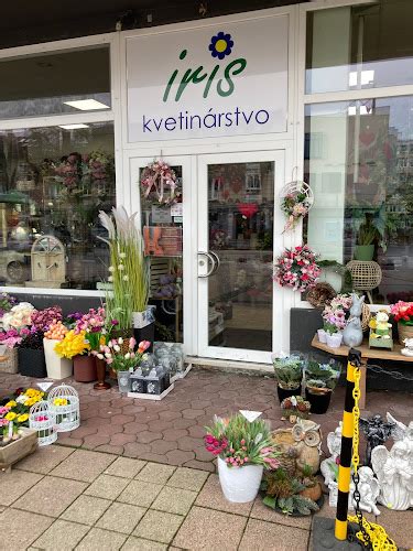 Exteriér kvetinárstva IRIS v OD Univerzál