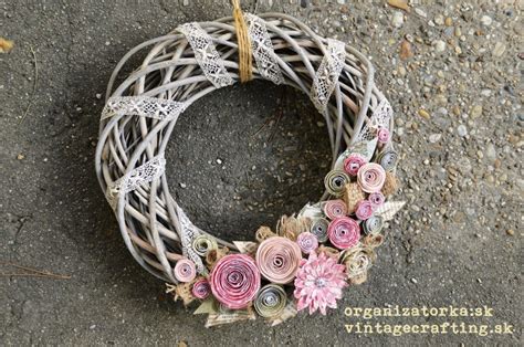 Vence a dekorácie z papierových kvetov